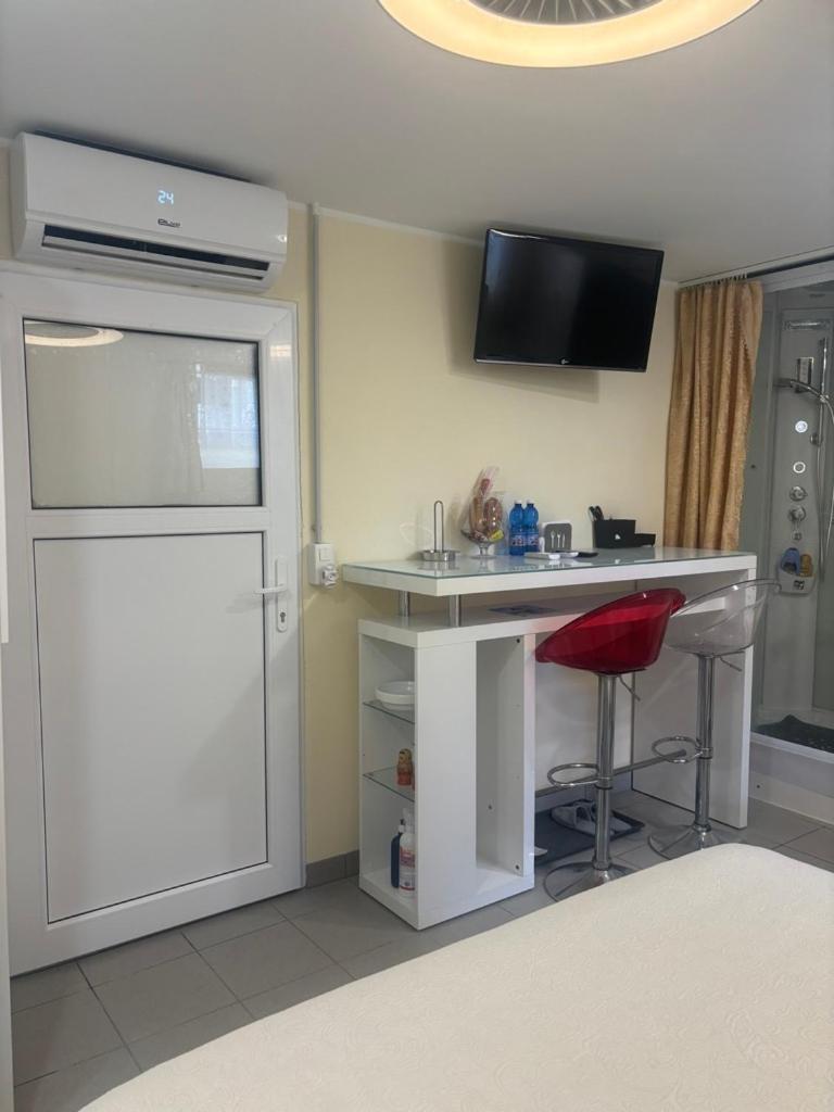 Small Apartments In Lamone Екстер'єр фото